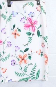 NWT Express Womens White Floral Skirt Sz M